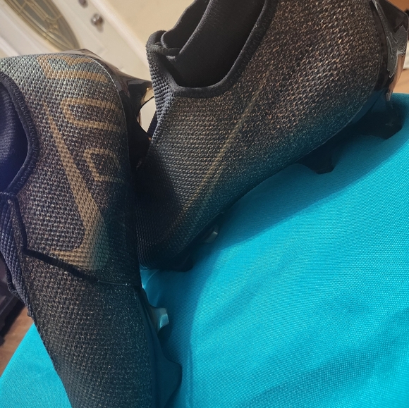 Football cleats - Picture 6 of 6